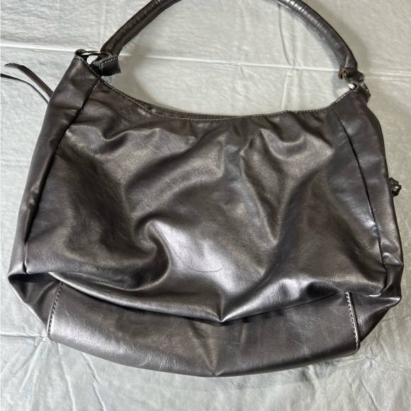 Nine West metallic gray shoulder bag with callouts - Picture 4 of 9